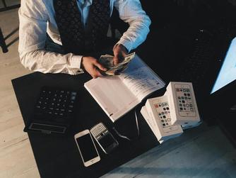 Comment fixer vos droits d'entrée et redevances en franchise : les clés pour un contrat équilibré