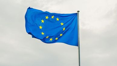 Franchise en Afrique vs Europe : quelles différences pour les investisseurs ?