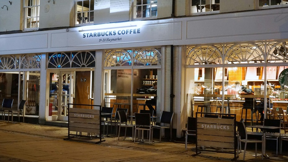 Retour sur l’affaire du faux Starbucks à Oran en Algérie : Les risques d’une copie illégale