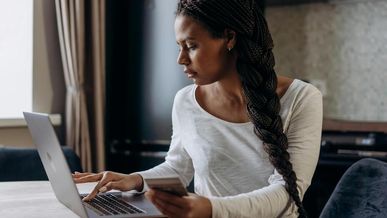 Centralisez et sécurisez vos paiements mobile money, cash et virements en Côte d’Ivoire avec Taarih